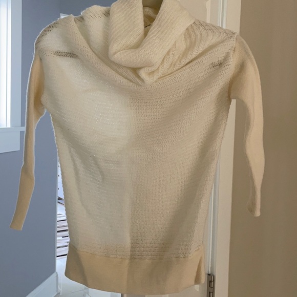 Cream sweater - Picture 1 of 2